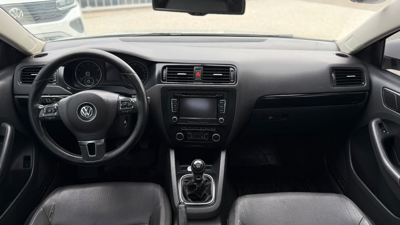 VOLKSWAGEN - VENTO   2.5   CON GNC  - AUTOMÁTICA    - 2012